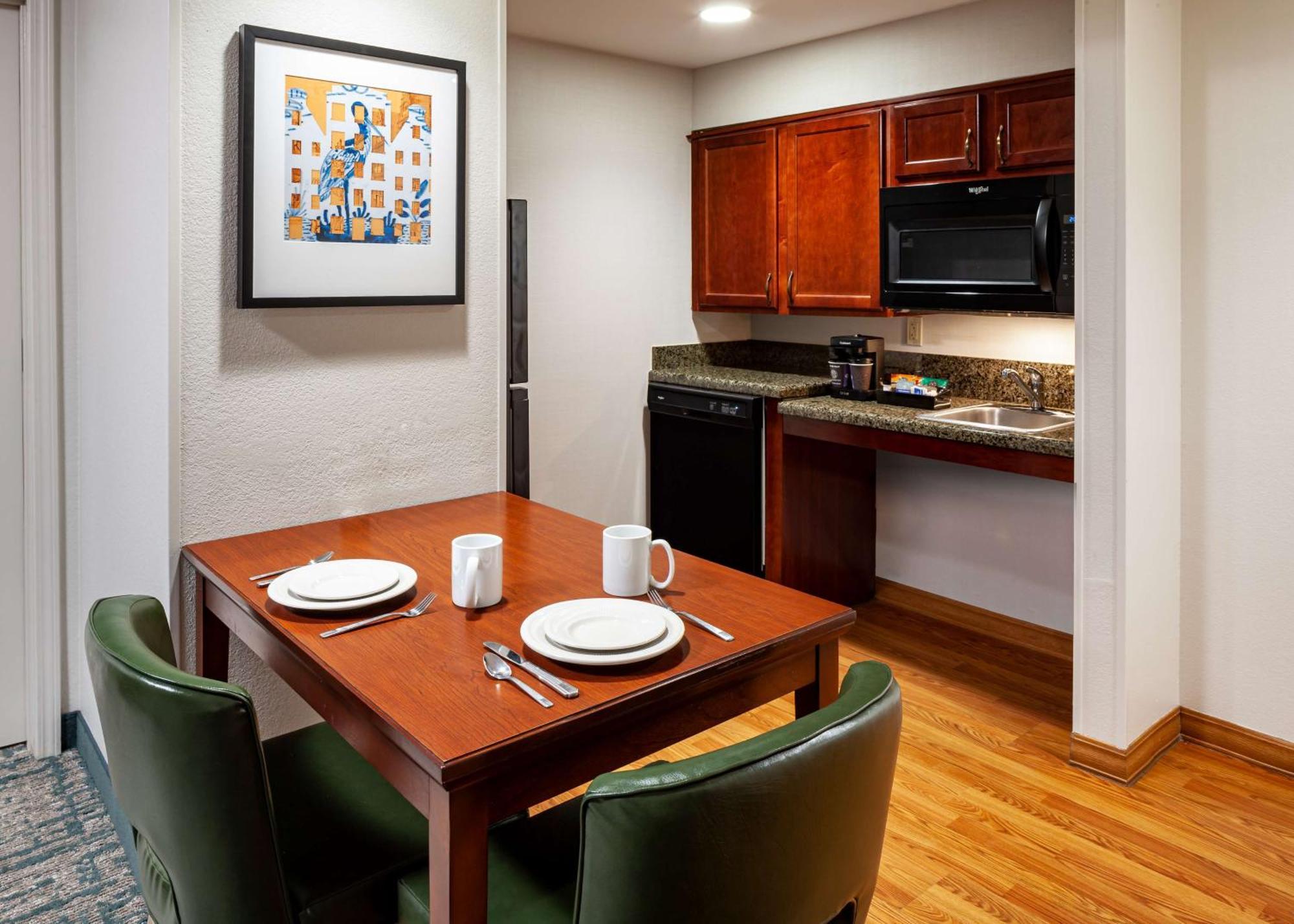 Homewood Suites By Hilton Gainesville Bagian luar foto