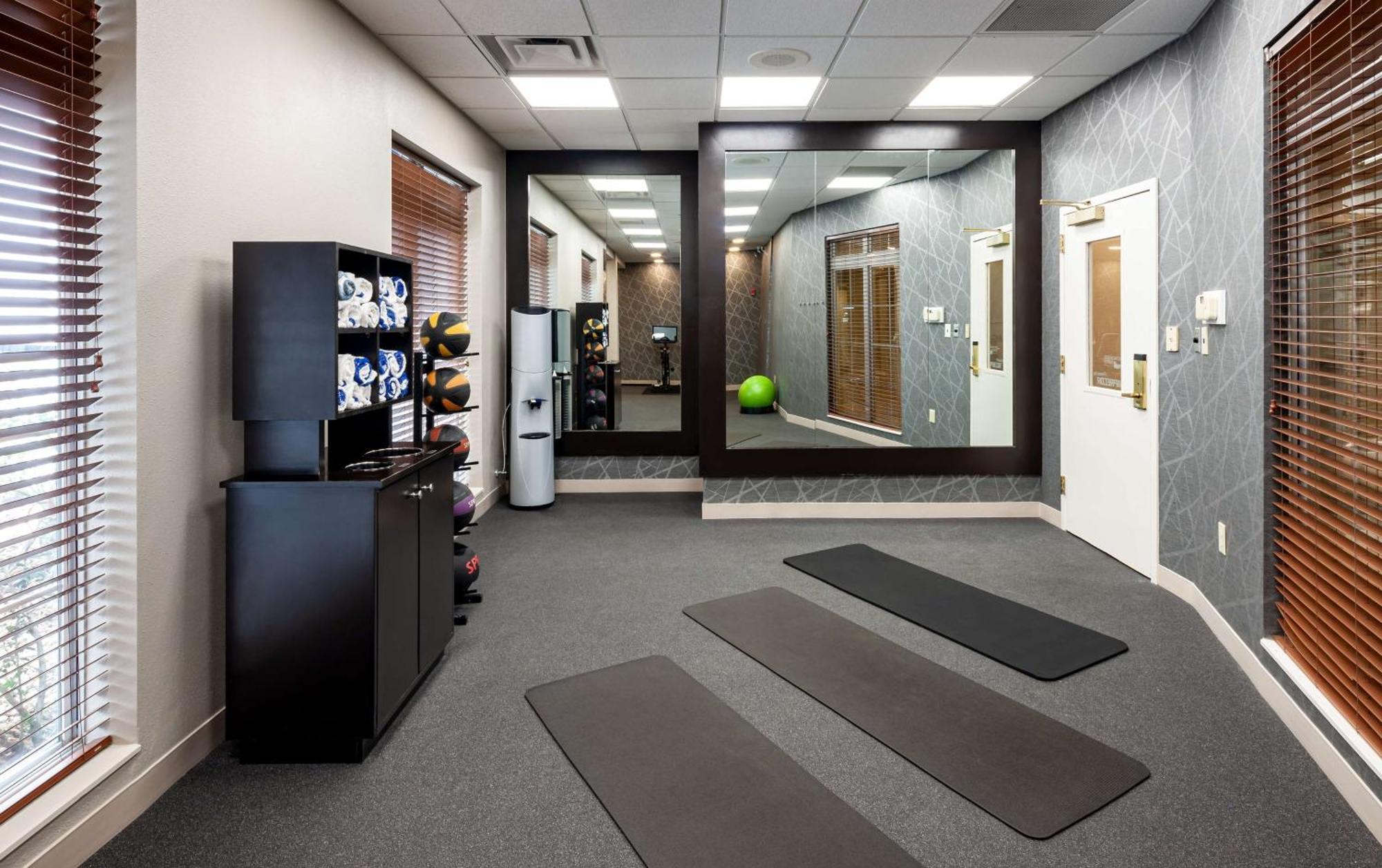 Homewood Suites By Hilton Gainesville Bagian luar foto